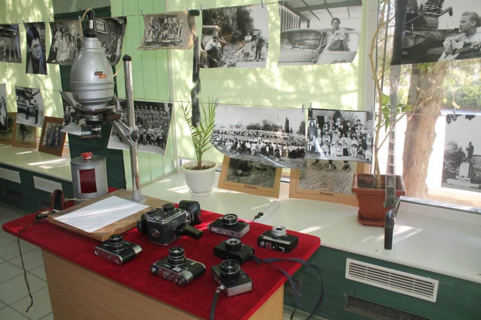 День старых фотографий прошёл в Мангушском местном отделении партии «Единая Россия» День старых фотографий прошёл в Мангушском местном отделении партии «Единая Россия»