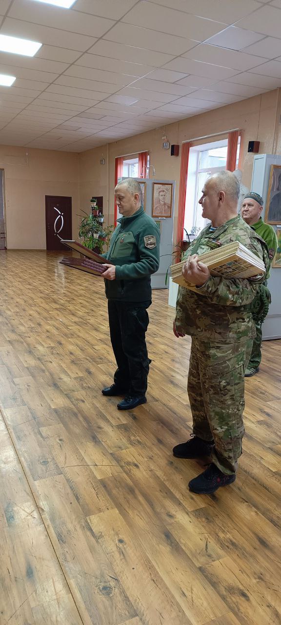 Дмитрий Огилец: Вручили Дипломы от ДРРО "Российский союз ветеранов Афганистана и специальных военных операций" победителям выставки в Макеевской художественной школе! #РСВА Дмитрий Огилец: Вручили Дипломы от ДРРО "Российский союз ветеранов Афганистана и специальных военных операций" победителям выставки в Макеевской художественной школе! #РСВА