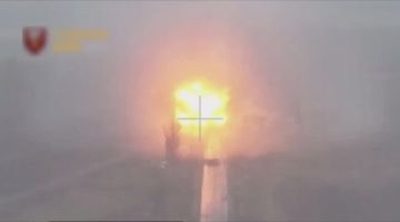 ВСУ пытаются нарушить логистику ВС РФ на Покровском направлении, поражаю трассу из Селидово на Покровск