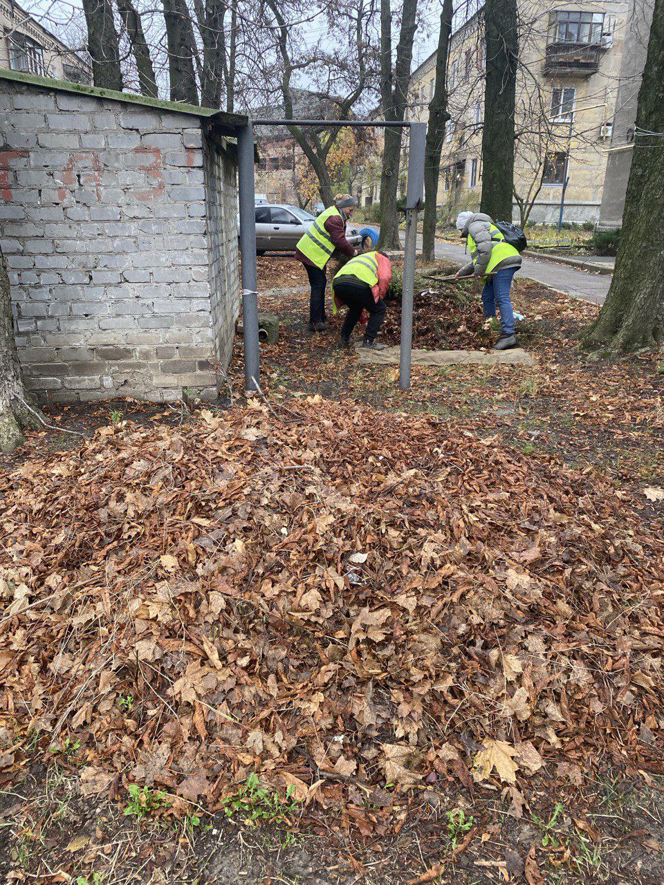 С заботой об округе.. На 16.11.2025 г. сотрудниками МУП "ЭКОС" выполнены следующие виды работ: Демонтаж старых дорожных знаков и стоек по городу Сбор случайного мусора по городу Удаление аварийного дерева по ул. Белинского... С заботой об округе.. На 16.11.2025 г. сотрудниками МУП "ЭКОС" выполнены следующие виды работ: Демонтаж старых дорожных знаков и стоек по городу Сбор случайного мусора по городу Удаление аварийного дерева по ул. Белинского...
