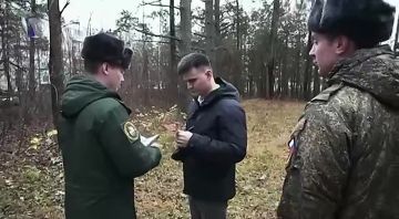 Сюжет на телеканале «Дзержинское ТВ»: следователи военного следственного отдела СК России по Мулинскому гарнизону провели рейд, с целью установления лиц, вступивших в гражданство РФ и не вставших на воинский учет