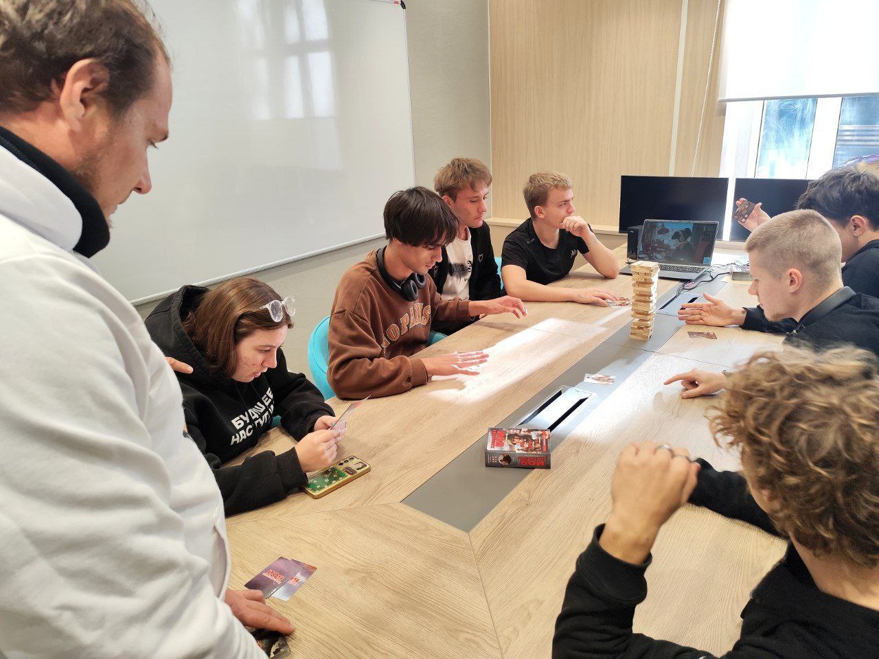 #ДеньБезИнтернета. Киберспортсмены провели в Доме молодёжи l Волноваха время в оффлайн-формате, отложив гаджеты и подключение к сети #ДеньБезИнтернета. Киберспортсмены провели в Доме молодёжи l Волноваха время в оффлайн-формате, отложив гаджеты и подключение к сети