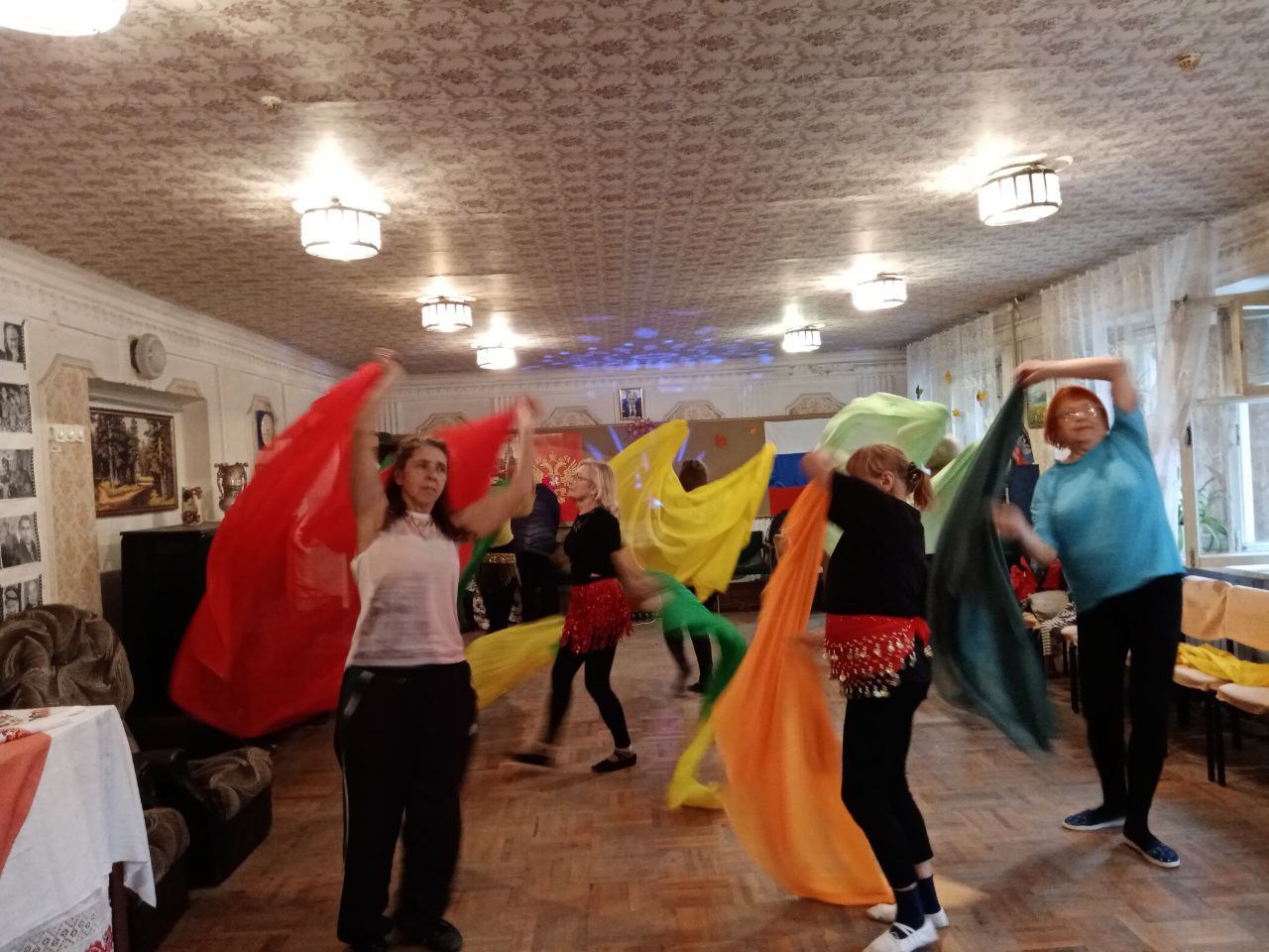 Валентин Левченко: В центре социального обслуживания населения Киевского района г.Донецка, в рамках партийного проекта единороссов «Старшее поколение», на постоянной основе проходят занятия по восточным танцам, рассчитанные... Валентин Левченко: В центре социального обслуживания населения Киевского района г.Донецка, в рамках партийного проекта единороссов «Старшее поколение», на постоянной основе проходят занятия по восточным танцам, рассчитанные...