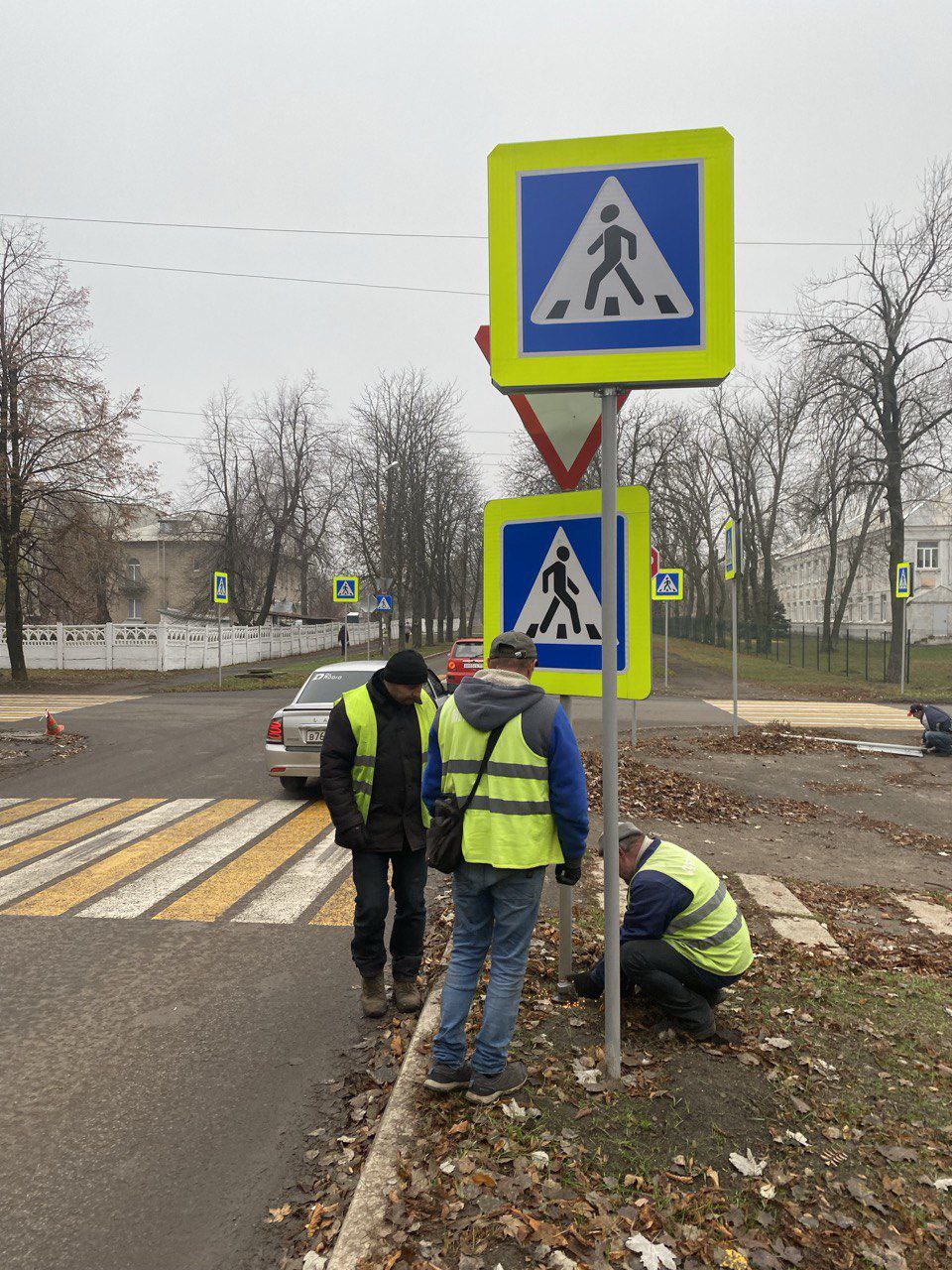 С заботой об округе.. На 16.11.2025 г. сотрудниками МУП "ЭКОС" выполнены следующие виды работ: Демонтаж старых дорожных знаков и стоек по городу Сбор случайного мусора по городу Удаление аварийного дерева по ул. Белинского... С заботой об округе.. На 16.11.2025 г. сотрудниками МУП "ЭКОС" выполнены следующие виды работ: Демонтаж старых дорожных знаков и стоек по городу Сбор случайного мусора по городу Удаление аварийного дерева по ул. Белинского...