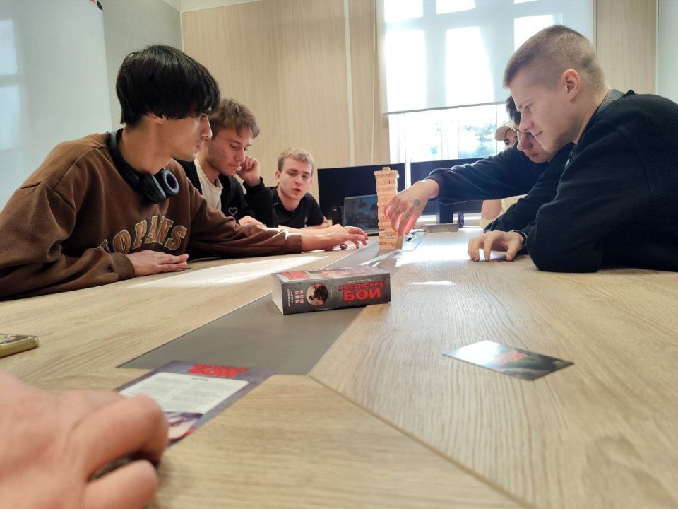 #ДеньБезИнтернета. Киберспортсмены провели в Доме молодёжи l Волноваха время в оффлайн-формате, отложив гаджеты и подключение к сети #ДеньБезИнтернета. Киберспортсмены провели в Доме молодёжи l Волноваха время в оффлайн-формате, отложив гаджеты и подключение к сети