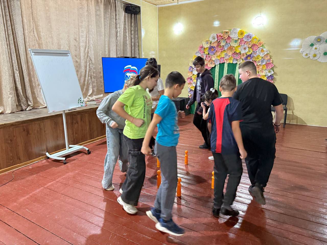 Дети — это маленькие создания, способные преобразить наше существование и наполнить его всеми цветами радуги Дети — это маленькие создания, способные преобразить наше существование и наполнить его всеми цветами радуги