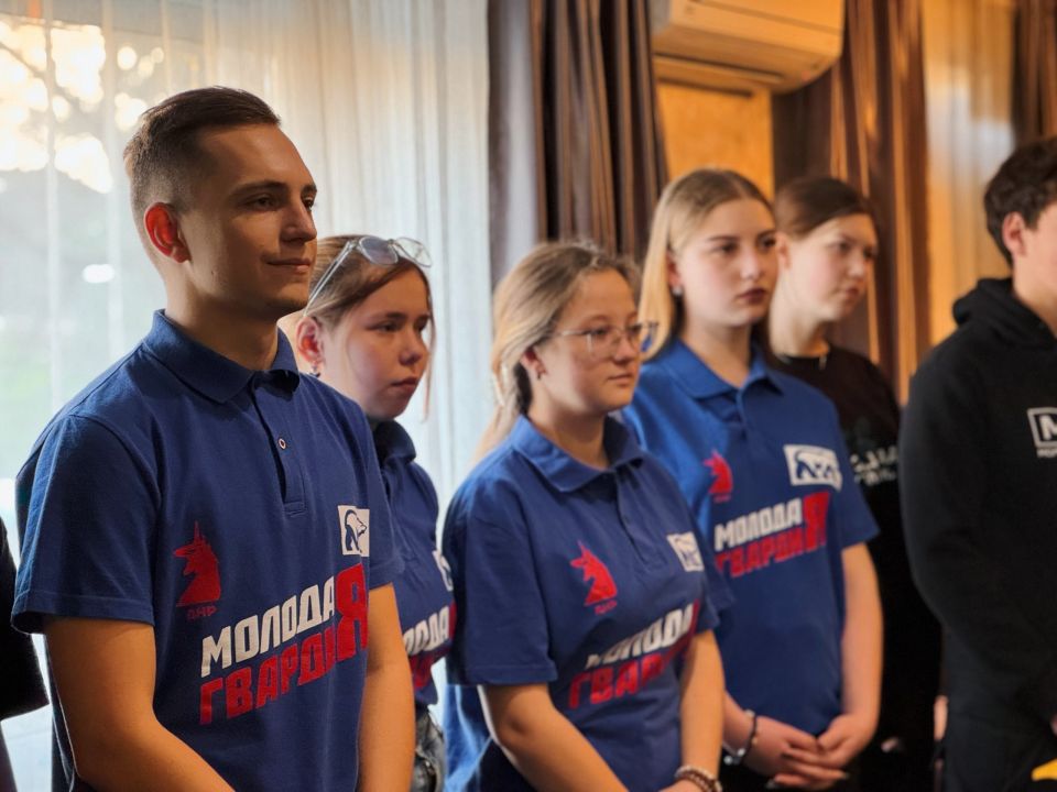 Поздравляем «Молодую Гвардию» с юбилеем Поздравляем «Молодую Гвардию» с юбилеем