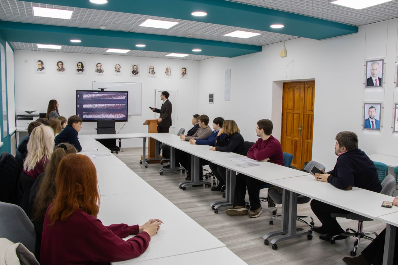 Искусственный интеллект в политике — инструмент или враг? Искусственный интеллект в политике — инструмент или враг?