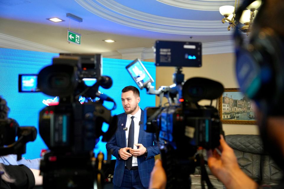 Кирилл Макаров: Кажется, совсем недавно мы открывали площадку Президентской платформы «Россия — страна возможностей» в Донецке, когда всё приходилось выстраивать шаг за шагом Кирилл Макаров: Кажется, совсем недавно мы открывали площадку Президентской платформы «Россия — страна возможностей» в Донецке, когда всё приходилось выстраивать шаг за шагом