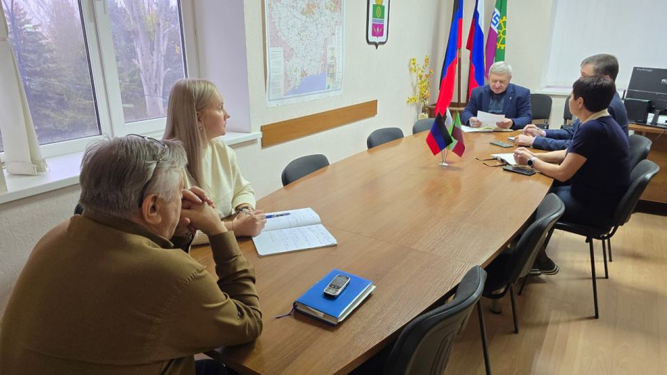 Глава муниципального образования Старобешевский муниципальный округ Николай Михайлов провел оперативное совещание по текущим вопросам Глава муниципального образования Старобешевский муниципальный округ Николай Михайлов провел оперативное совещание по текущим вопросам
