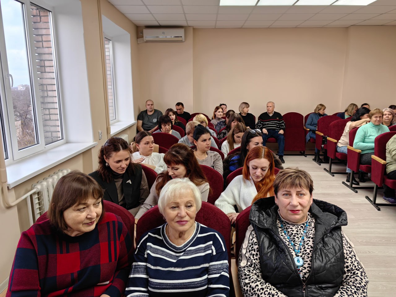 Александр Пеняев: Вместе с руководителем Центрального исполкома Донецкого регионального отделения «Единой России» Алексеем Муратовым, депутатом Народного Совета Анной Кондрыкинской и председателем Ясиноватского... Александр Пеняев: Вместе с руководителем Центрального исполкома Донецкого регионального отделения «Единой России» Алексеем Муратовым, депутатом Народного Совета Анной Кондрыкинской и председателем Ясиноватского...