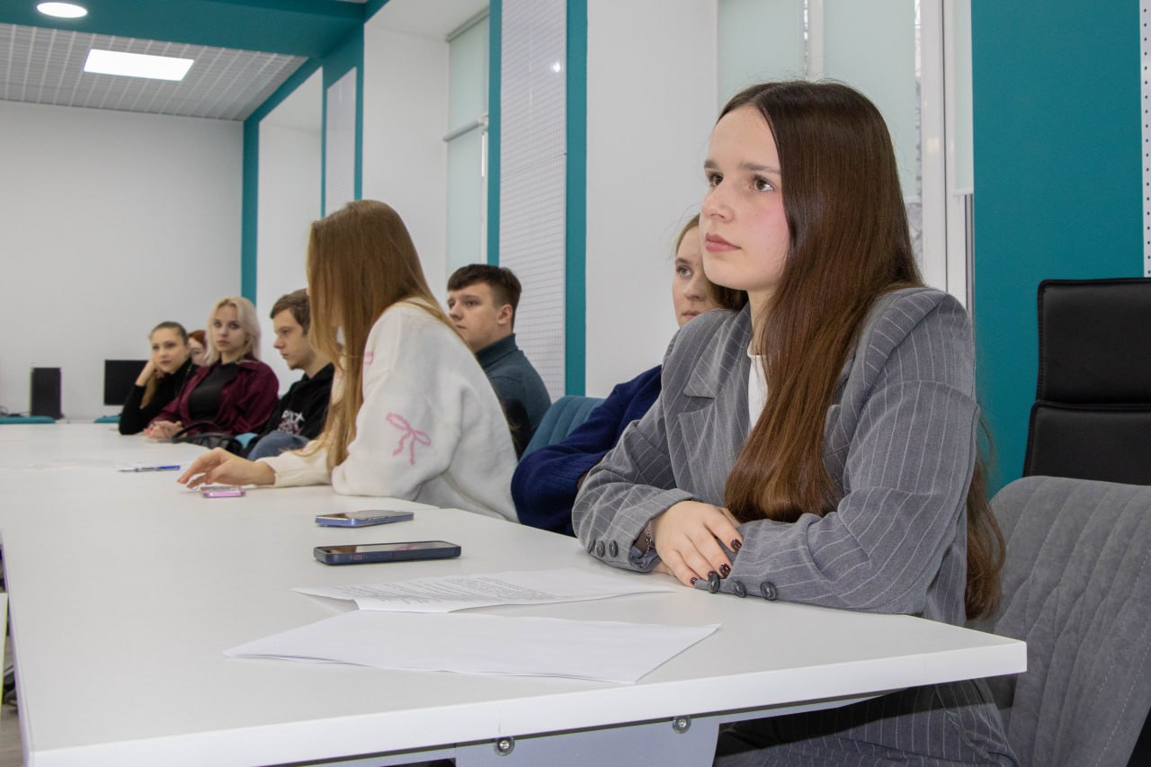 Искусственный интеллект в политике — инструмент или враг? Искусственный интеллект в политике — инструмент или враг?