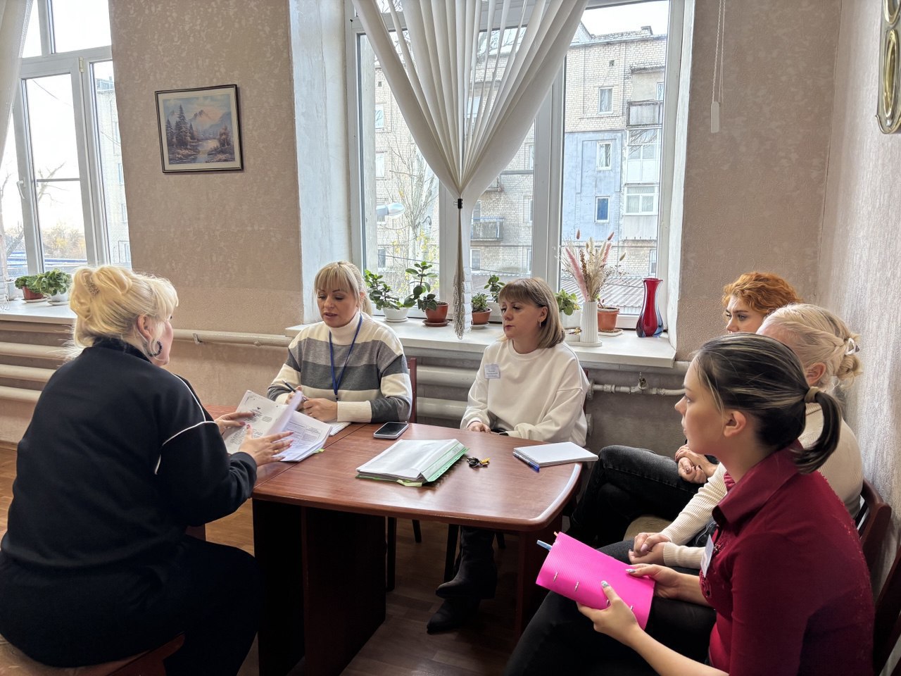 Работа в новом формате: Дебальцево – центр обсуждения поддержки семей Работа в новом формате: Дебальцево – центр обсуждения поддержки семей