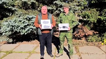 Виталий Милонов: Вместе с Отцом Артемием Наумовым и Виталием Милоновым передали родной 132-ой гвардейской бригаде квадрокоптеры для выполнения боевых задач в зоне проведения СВО