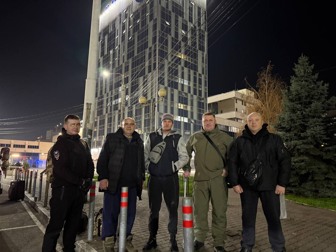 Поддержка защитников прежде всего