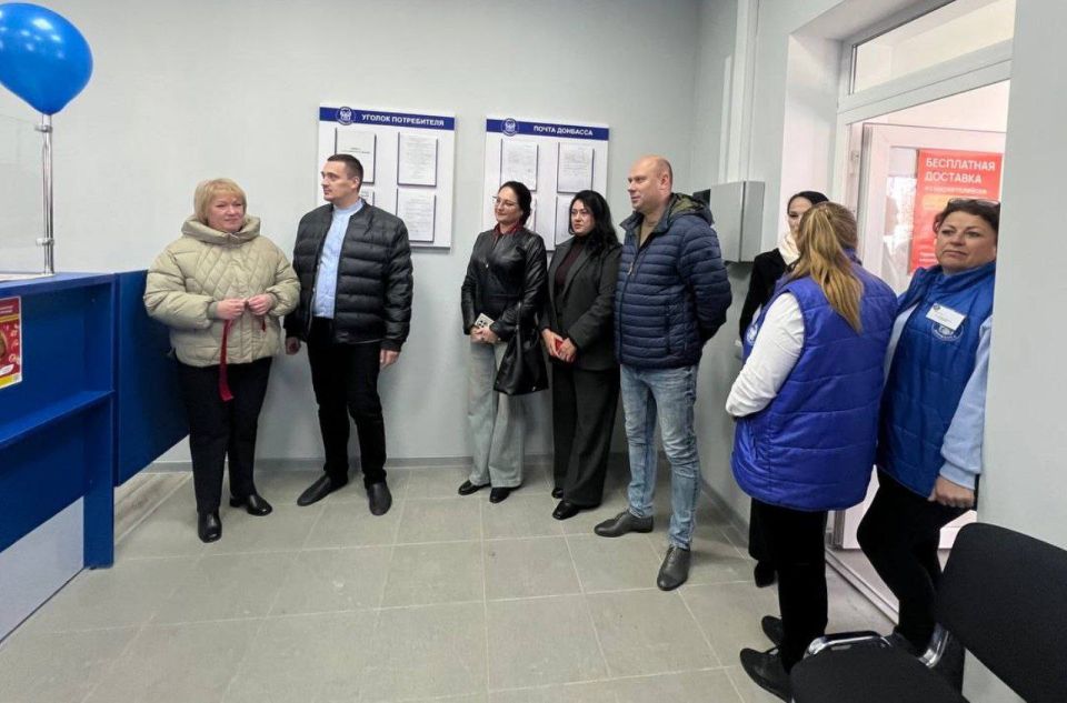 Исполняющий обязанности руководителя Управы Приморского внутригородского района г. Мариуполя Голяка Елена Пантелеевна приняла участие в открытии отделения почтовой связи «Почта Донбасса» по адресу: г. Мариуполь, ул.... Исполняющий обязанности руководителя Управы Приморского внутригородского района г. Мариуполя Голяка Елена Пантелеевна приняла участие в открытии отделения почтовой связи «Почта Донбасса» по адресу: г. Мариуполь, ул....