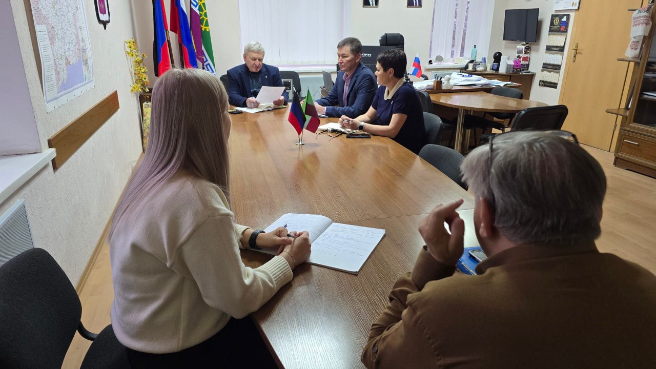 Глава муниципального образования Старобешевский муниципальный округ Николай Михайлов провел оперативное совещание по текущим вопросам