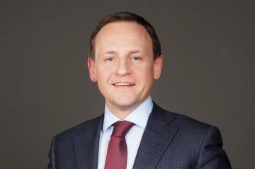 Константин Кузьмин: Сегодня день рождения отмечает руководитель Центрального исполнительного комитета партии «Единая Россия» Александр Сидякин