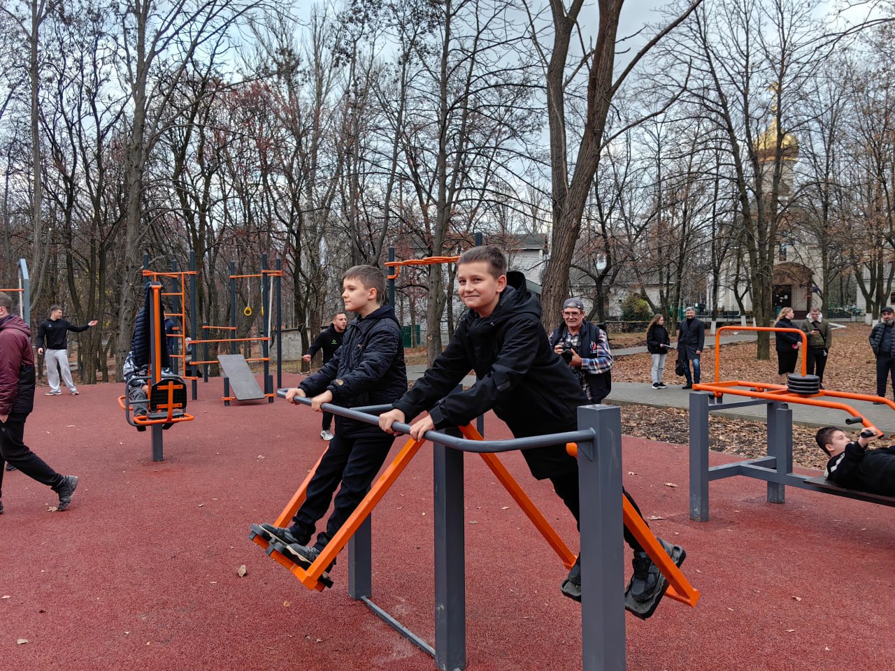 Александр Пеняев: Сегодня вместе с председателем Правительства ДНР Андреем Чертковым, заместителем губернатора Челябинской области Александром Лазаревым и руководителем Центрального исполкома Донецкого регионального... Александр Пеняев: Сегодня вместе с председателем Правительства ДНР Андреем Чертковым, заместителем губернатора Челябинской области Александром Лазаревым и руководителем Центрального исполкома Донецкого регионального...