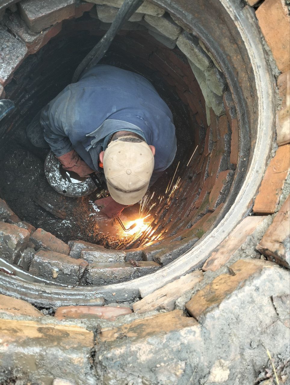 Наталья Великодная: За прошедшую неделю специалистами Тельмановского водоканала совместно с представителями шеф-региона Сверловской области выполнили более 6 видов аварийно восстановительных работ Наталья Великодная: За прошедшую неделю специалистами Тельмановского водоканала совместно с представителями шеф-региона Сверловской области выполнили более 6 видов аварийно восстановительных работ