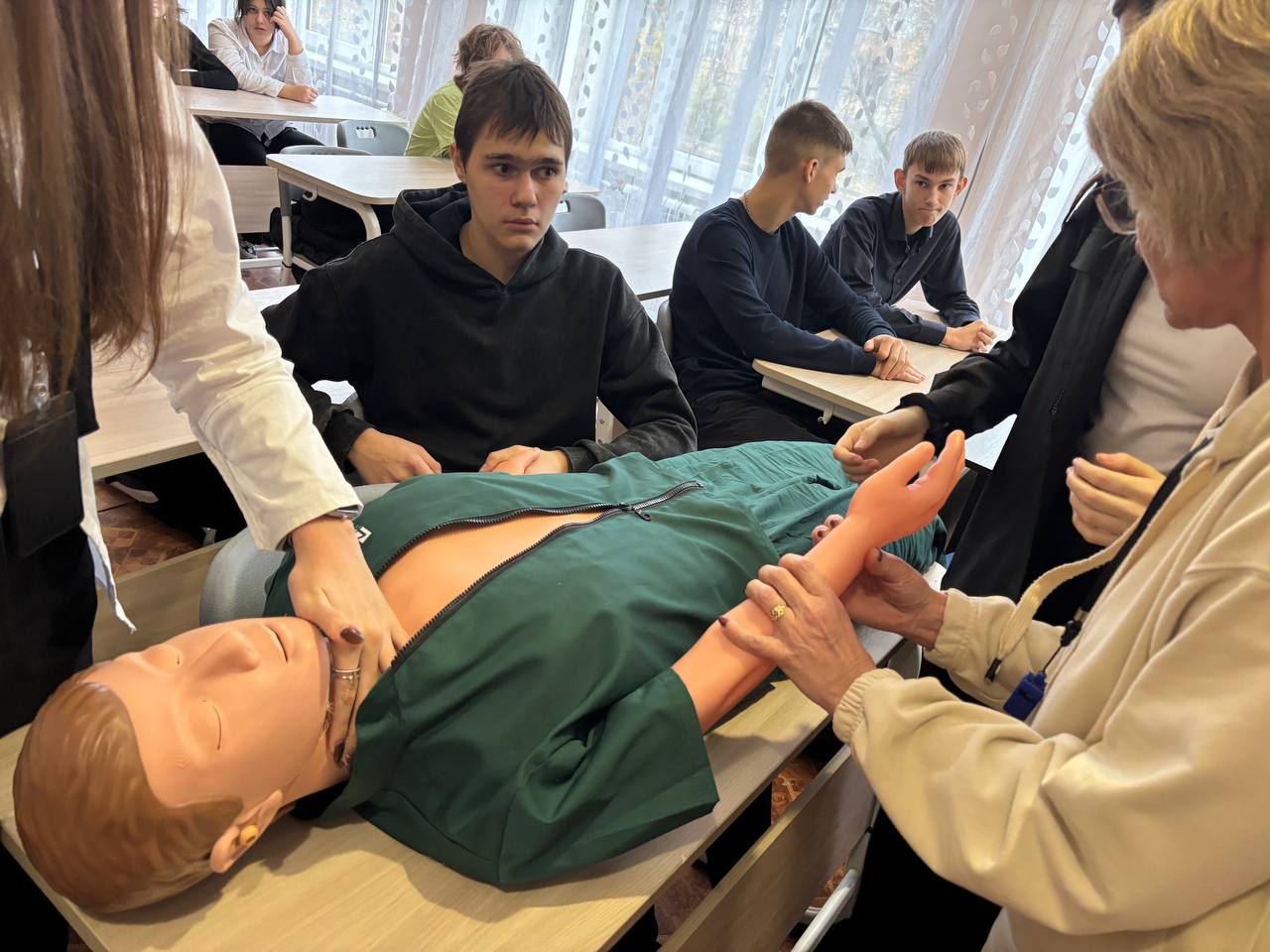 Олег Трофимов: Уроки труда и ОБЗР стали интереснее и полезнее Олег Трофимов: Уроки труда и ОБЗР стали интереснее и полезнее