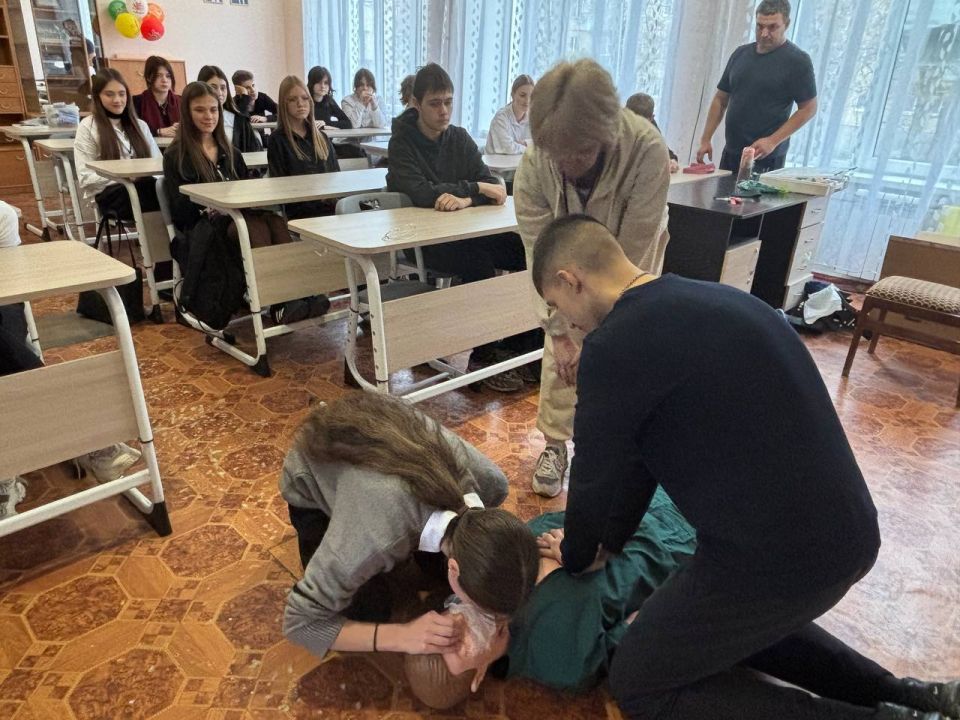 Олег Трофимов: Уроки труда и ОБЗР стали интереснее и полезнее Олег Трофимов: Уроки труда и ОБЗР стали интереснее и полезнее