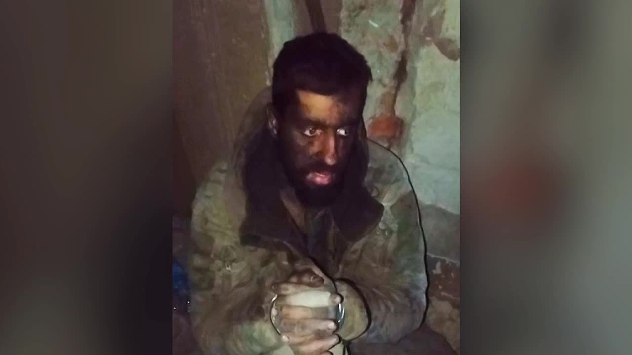 Евгений Поддубный: Боевик ГУР МО Украины Руслан Шахун участвовал в попытке высадки десанта для деблокирования окруженных в Красноармейске частей ВСУ и был взят в плен гвардейцами 30-й отдельной мотострелковой бригады...