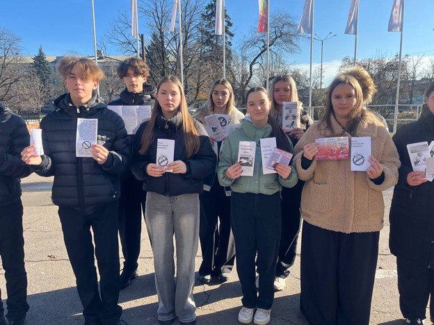 Курение – это не личный выбор, это зависимость, которая крадёт здоровье, деньги и годы Курение – это не личный выбор, это зависимость, которая крадёт здоровье, деньги и годы