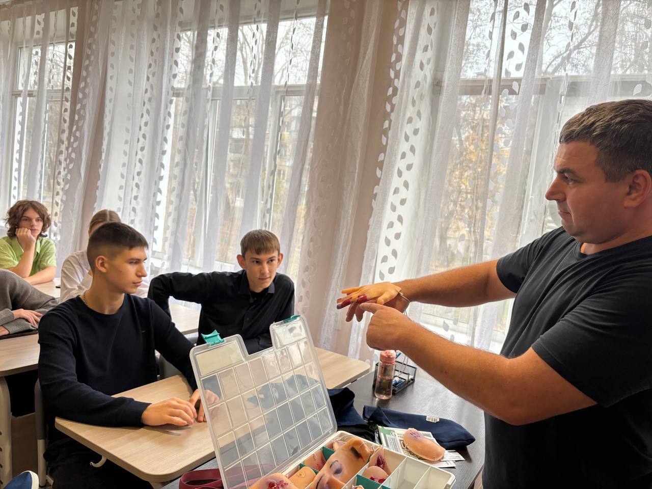 Олег Трофимов: Уроки труда и ОБЗР стали интереснее и полезнее Олег Трофимов: Уроки труда и ОБЗР стали интереснее и полезнее