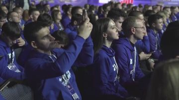 Денис Пушилин поздравил активистов «Молодой Гвардии Единой России» с 20-летием организации