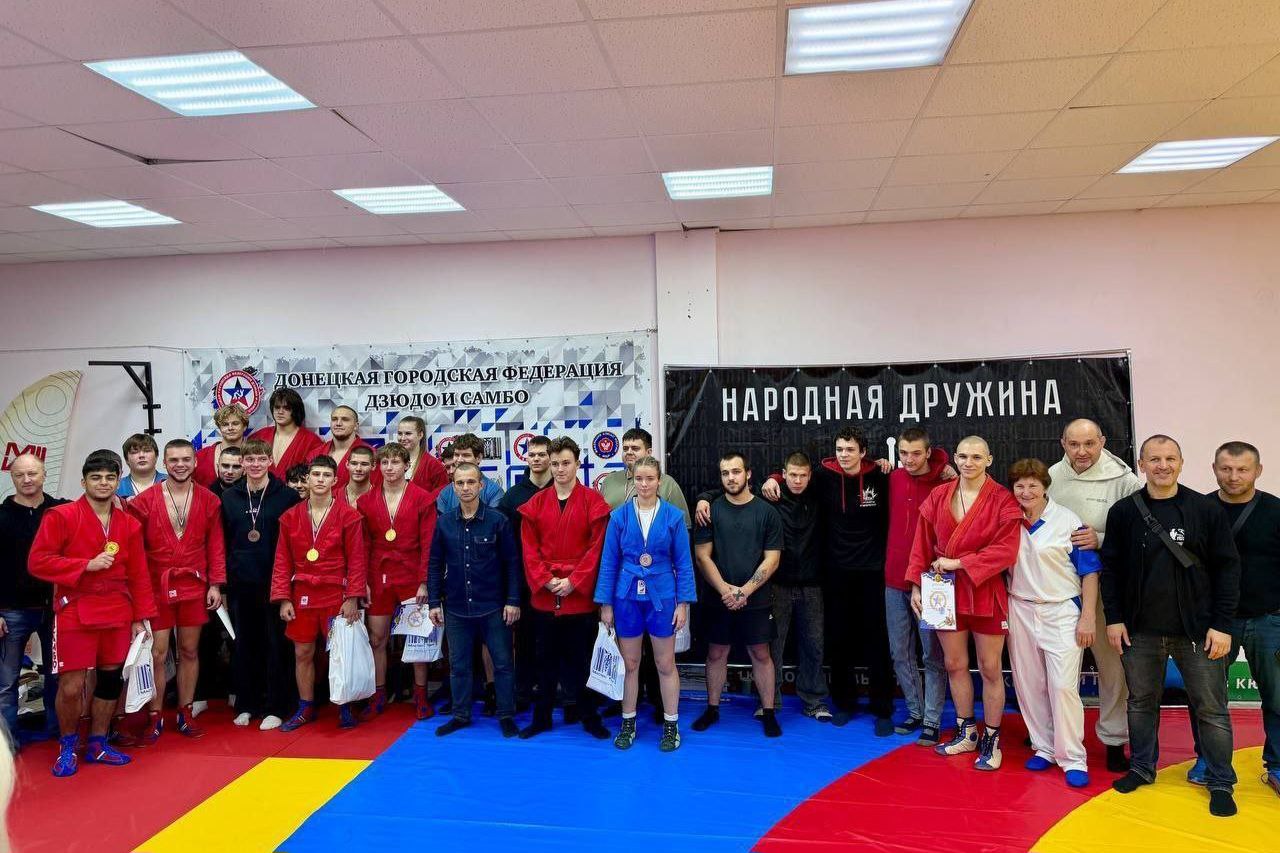 Александр Шатов: В день самбо в Донецке прошел мега-турнир среди студентов "УниверЛигаРегионов" Александр Шатов: В день самбо в Донецке прошел мега-турнир среди студентов "УниверЛигаРегионов"