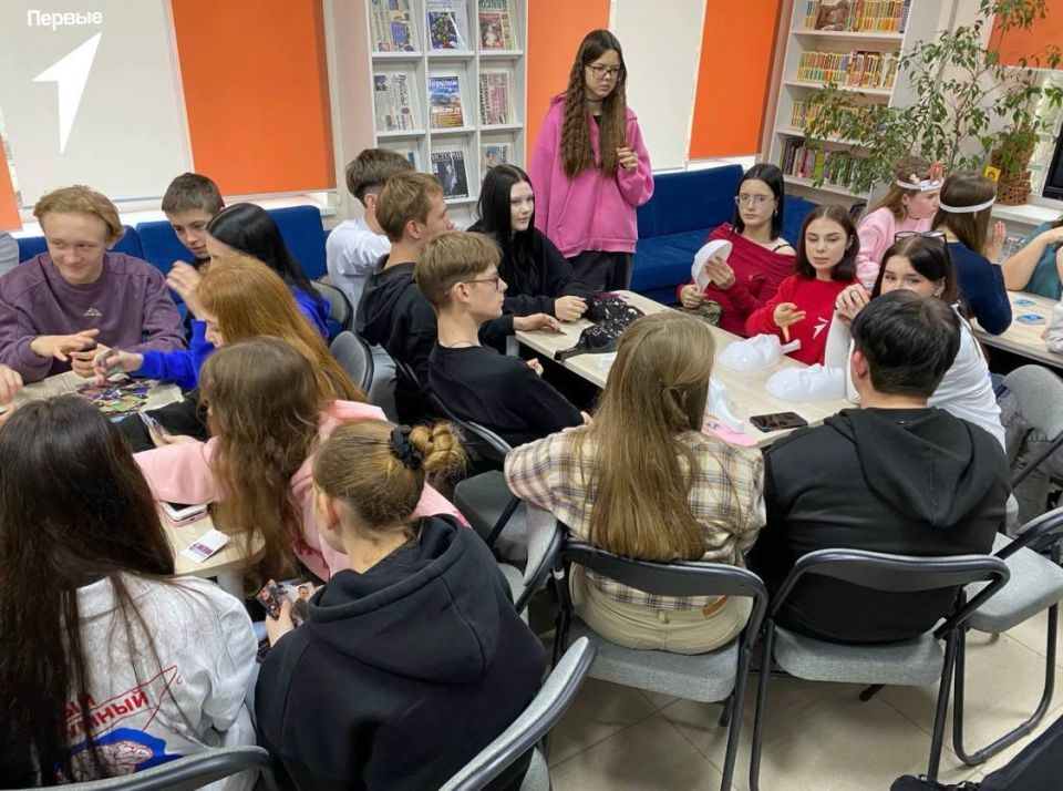 Атмосфера, идеи и настолки: как прошёл сбор активистов Движения Первых в библиотеке Атмосфера, идеи и настолки: как прошёл сбор активистов Движения Первых в библиотеке