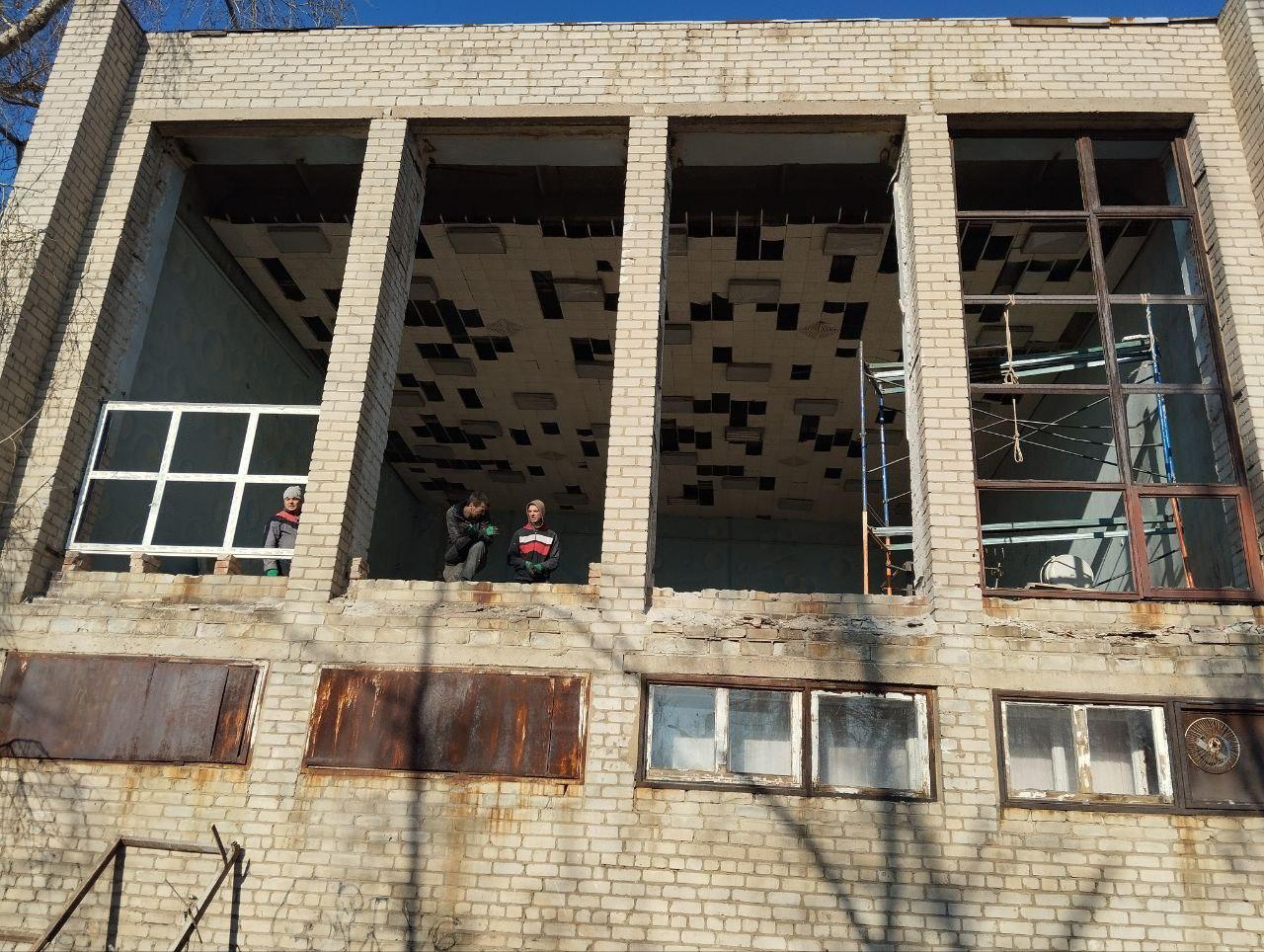 Нижегородские подрядчики обновят окна в больнице Харцызска Нижегородские подрядчики обновят окна в больнице Харцызска