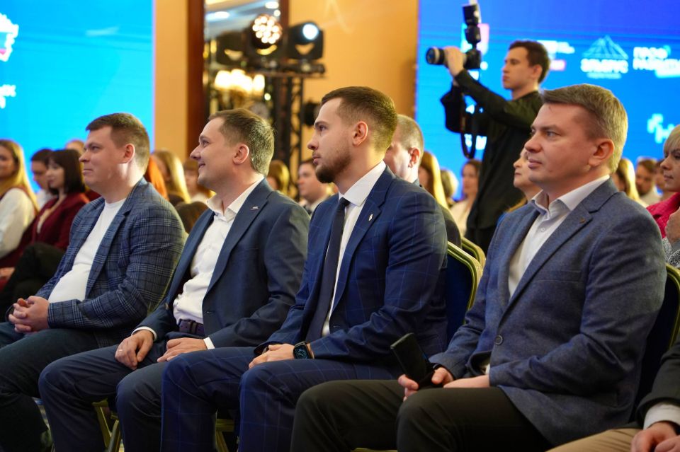 Кирилл Макаров: Кажется, совсем недавно мы открывали площадку Президентской платформы «Россия — страна возможностей» в Донецке, когда всё приходилось выстраивать шаг за шагом Кирилл Макаров: Кажется, совсем недавно мы открывали площадку Президентской платформы «Россия — страна возможностей» в Донецке, когда всё приходилось выстраивать шаг за шагом