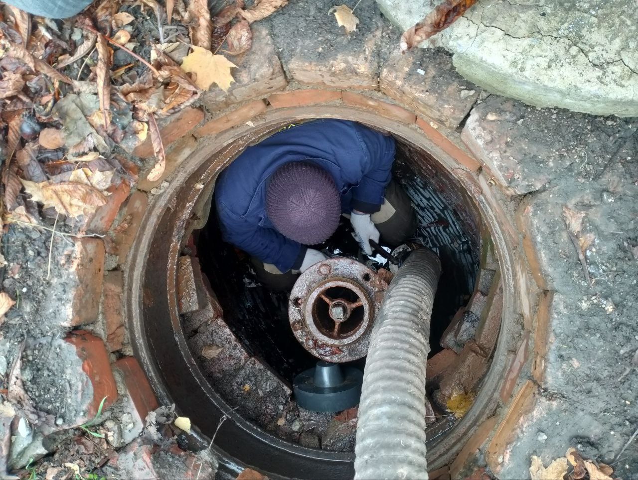 Наталья Великодная: За прошедшую неделю специалистами Тельмановского водоканала совместно с представителями шеф-региона Сверловской области выполнили более 6 видов аварийно восстановительных работ Наталья Великодная: За прошедшую неделю специалистами Тельмановского водоканала совместно с представителями шеф-региона Сверловской области выполнили более 6 видов аварийно восстановительных работ