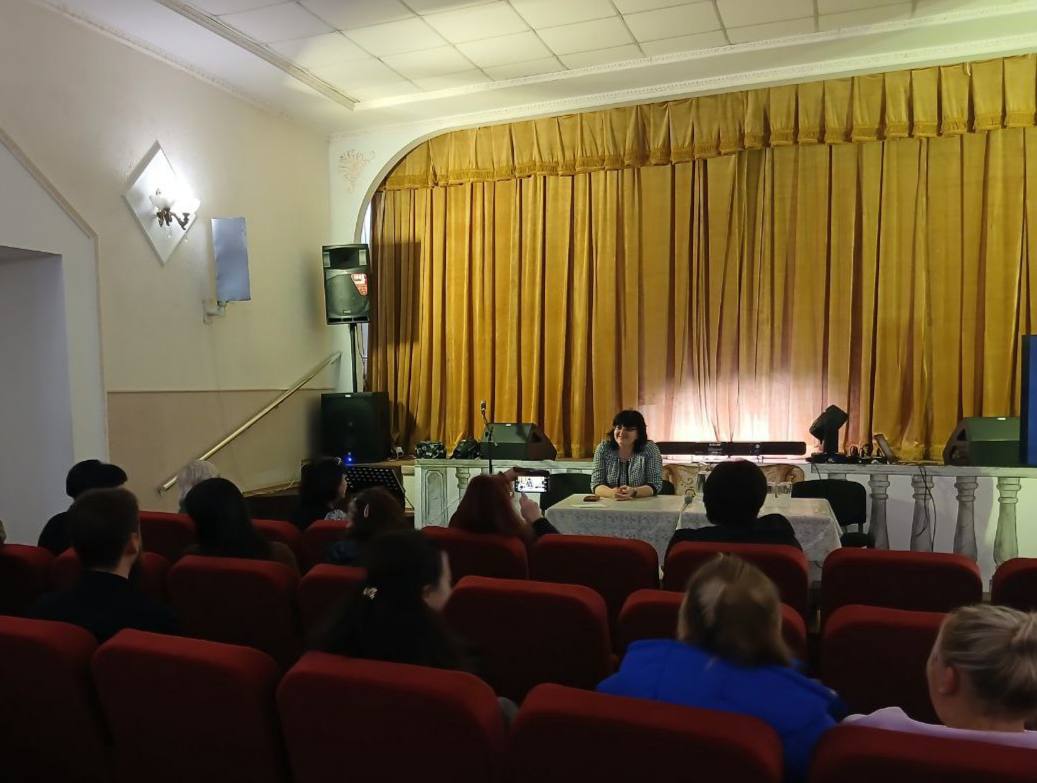 Заместитель Главы администрации Мангушского муниципального округа Наталья Михайловна Тосхопаран провела рабочую встречу с коллективом сотрудников МБУ «Мангушская централизованная клубная система» Заместитель Главы администрации Мангушского муниципального округа Наталья Михайловна Тосхопаран провела рабочую встречу с коллективом сотрудников МБУ «Мангушская централизованная клубная система»