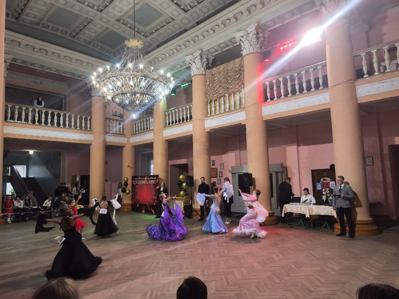 ТУРНИР ПО БАЛЬНЫМ ТАНЦАМ. В воскресенье, 16 ноября 2025 года, на базе МБУ «Дворец культуры имени Владимира Маяковского городского округа Торез» прошел турнир по бальным танцам «Осенний каприз» ТУРНИР ПО БАЛЬНЫМ ТАНЦАМ. В воскресенье, 16 ноября 2025 года, на базе МБУ «Дворец культуры имени Владимира Маяковского городского округа Торез» прошел турнир по бальным танцам «Осенний каприз»