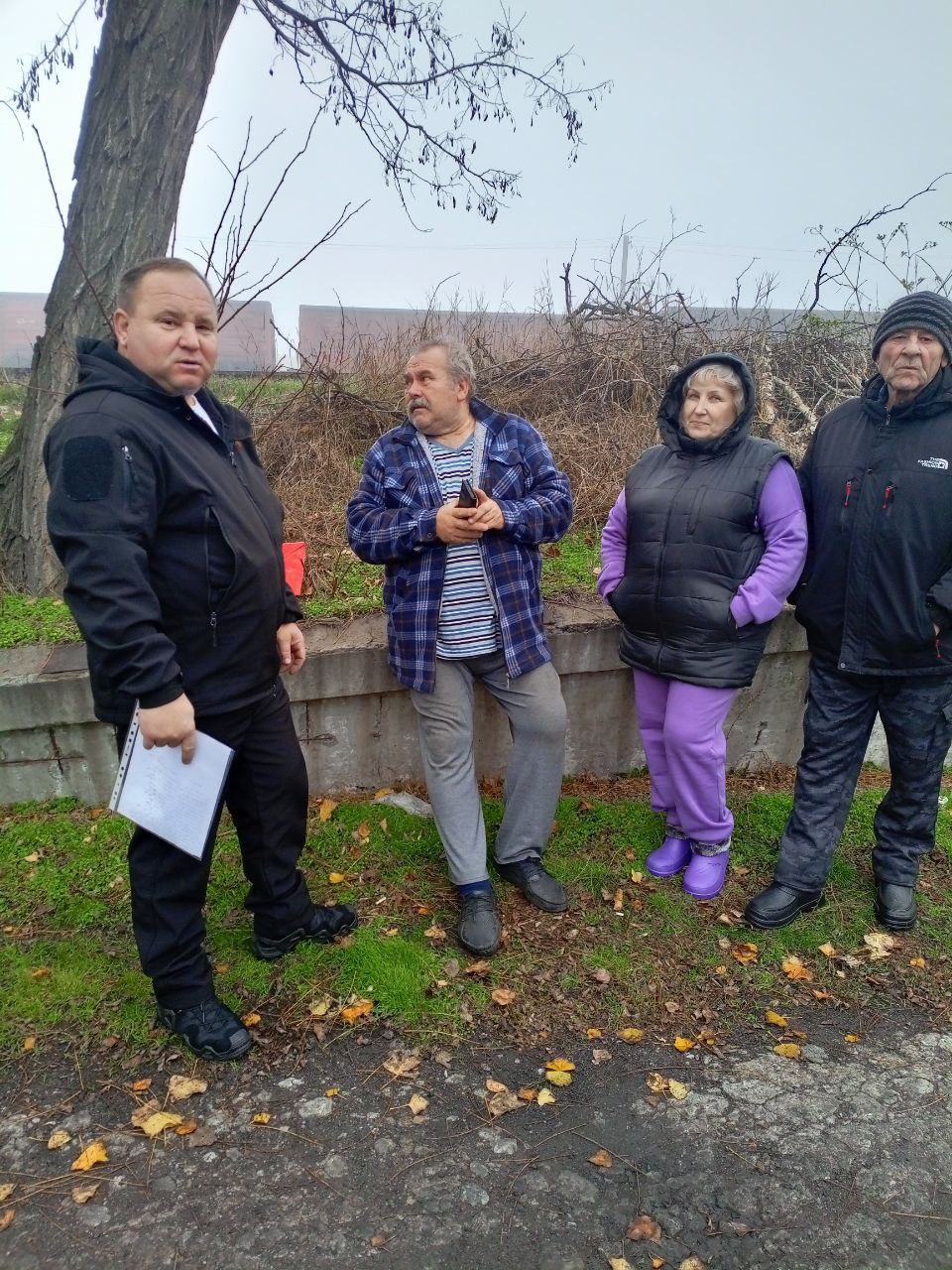 Встреча с населением. Во исполнение поручения Главы Донецкой Народной Республики Дениса Пушилина депутат Торезского городского совета Василий Лавришин провел встречу с населением по улице Омская