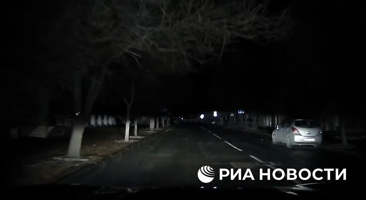 Электроснабжение пропало в нескольких районах Донецка, передает корреспондент РИА Новости