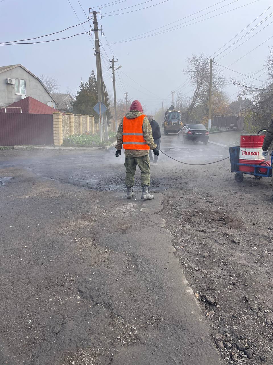 Сергей Юзвинкевич: По ул. Чапаева в пгт Володарское ведутся работы по текущему (ямочному) ремонту дорог Сергей Юзвинкевич: По ул. Чапаева в пгт Володарское ведутся работы по текущему (ямочному) ремонту дорог