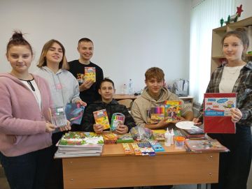 Школьники Донбасса получили канцелярию от ямальцев