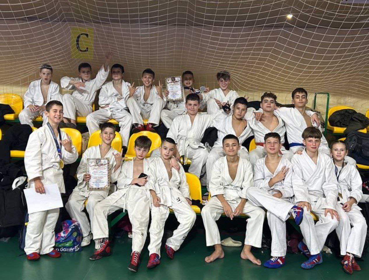 16 ноября в городе в Донецк наши ребята МБУ ДО СШ 1 г.о. Харцызск, приняли участие в Республиканском детско-юношеском турнире "ЛИГА ЮНЫХ" по рукопашному бою, посвященном годовщине образования 1-й Славянской Гвардейской... 16 ноября в городе в Донецк наши ребята МБУ ДО СШ 1 г.о. Харцызск, приняли участие в Республиканском детско-юношеском турнире "ЛИГА ЮНЫХ" по рукопашному бою, посвященном годовщине образования 1-й Славянской Гвардейской...