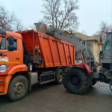 Михаил Меренков: Уборка дороги по улице Вышнеградского