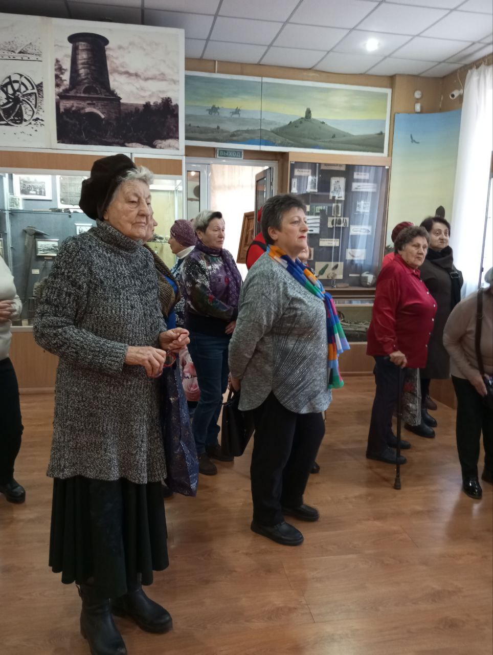 Визит в музей. В рамках проекта «Старшее поколение» партии «Единая Россия», при содействии координатора проекта, представители совета ветеранов Енакиевского металлургического завода посетили городской музей космонавта... Визит в музей. В рамках проекта «Старшее поколение» партии «Единая Россия», при содействии координатора проекта, представители совета ветеранов Енакиевского металлургического завода посетили городской музей космонавта...