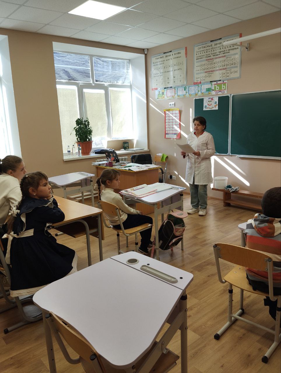 Сотрудники Староигнатьевской амбулатории ОПСМ провели беседу с учащимися 1-4 классов на тему: "Профилактика энтеробиоза" Сотрудники Староигнатьевской амбулатории ОПСМ провели беседу с учащимися 1-4 классов на тему: "Профилактика энтеробиоза"