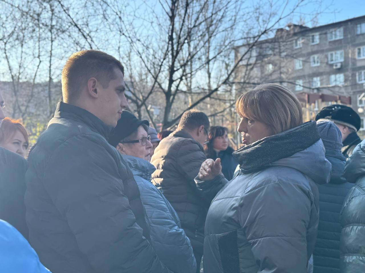 Дмитрий Дикий провел встречу с жителями улицы Ботанической микрорайона Калининский в Макеевке Дмитрий Дикий провел встречу с жителями улицы Ботанической микрорайона Калининский в Макеевке