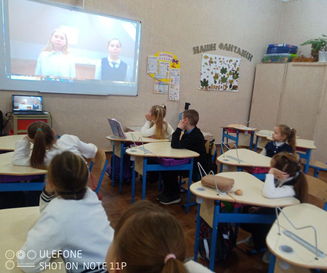 17 ноября 2025 года в ГБОУ «Мироновская школа №10 г.о. Дебальцево»прошла традиционная еженедельная линейка, ставшая важной частью школьной жизни 17 ноября 2025 года в ГБОУ «Мироновская школа №10 г.о. Дебальцево»прошла традиционная еженедельная линейка, ставшая важной частью школьной жизни