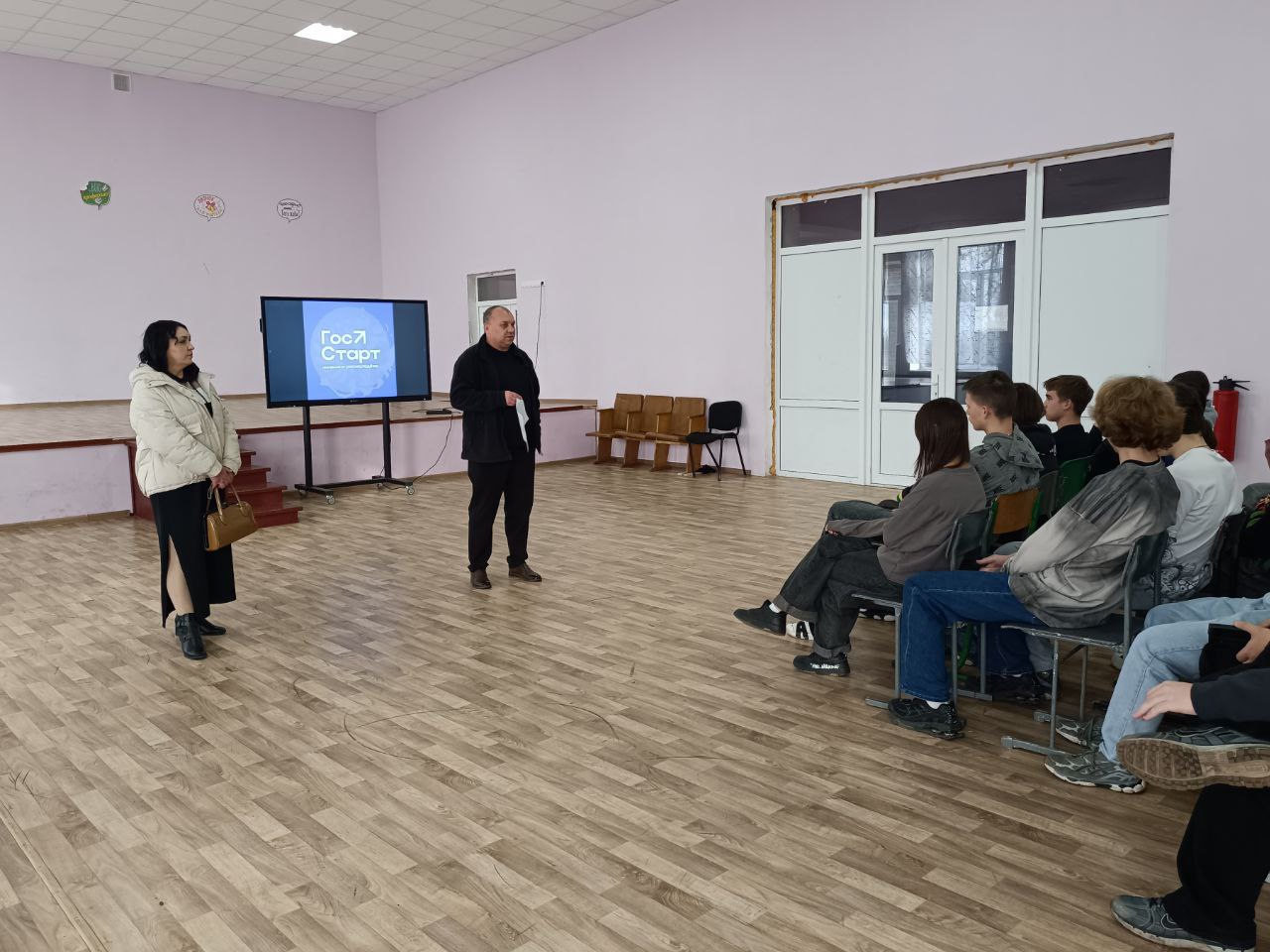 Денис Зубов: ГосСтарт.Диалог – встреча молодежи Иловайска с представителями власти Денис Зубов: ГосСтарт.Диалог – встреча молодежи Иловайска с представителями власти