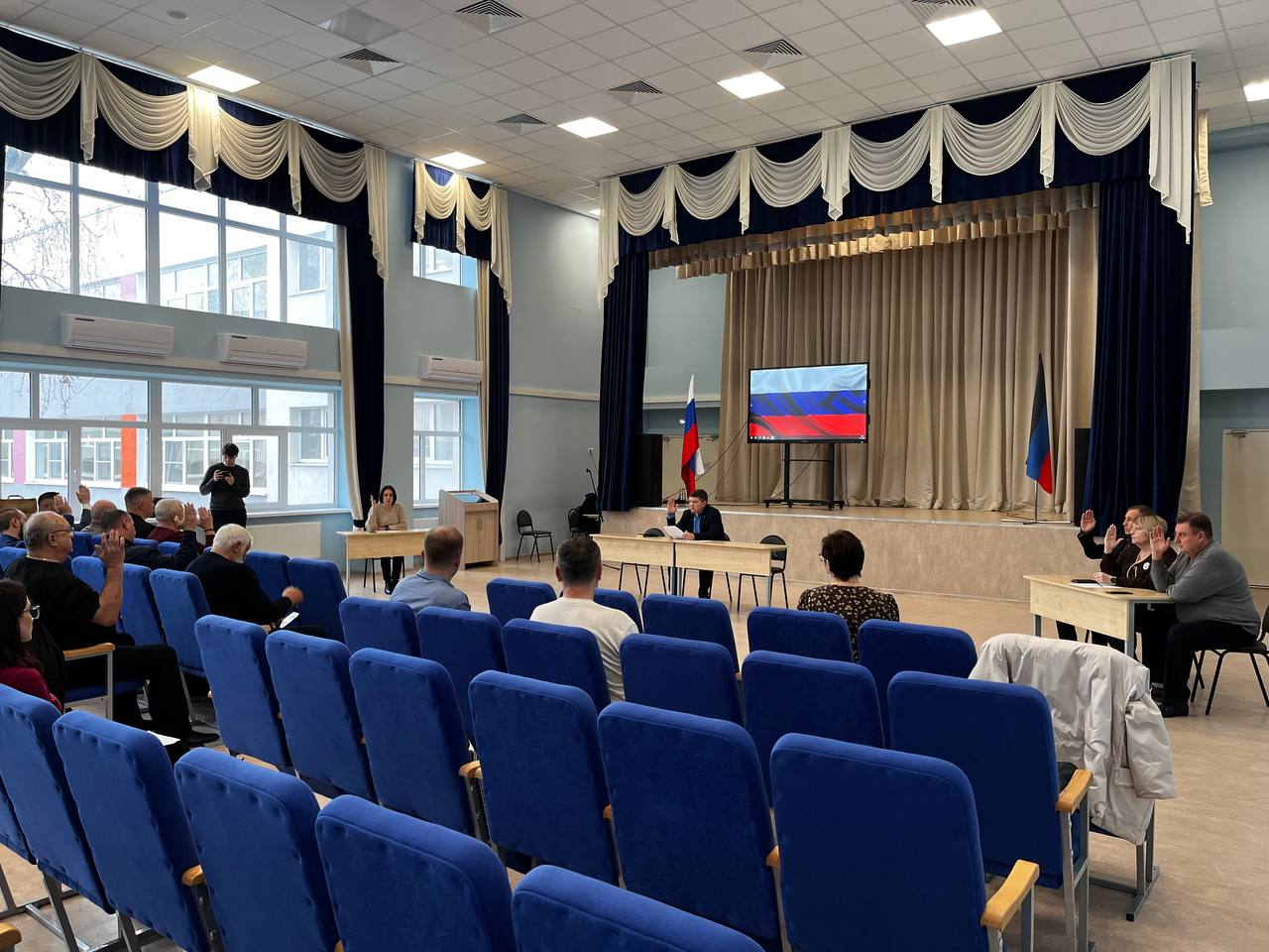 Состоялась внеочередная сессия Мариупольского горсовета Состоялась внеочередная сессия Мариупольского горсовета