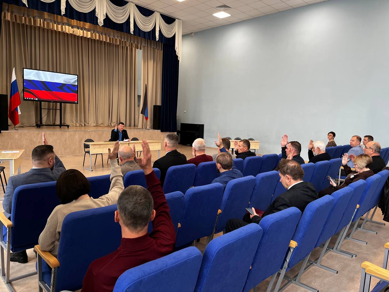 Состоялась внеочередная сессия Мариупольского горсовета